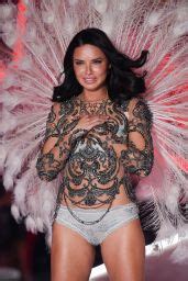 Adriana Lima Vs Fashion Show Runway Part Ii Celebmafia