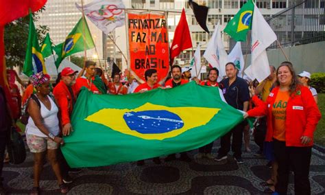 Petroleiros Entram Em Acordo A Petrobras E Encerram Greve