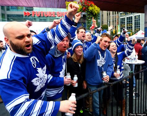 29 Signs You Re A Toronto Maple Leafs Fan Huffpost Canada