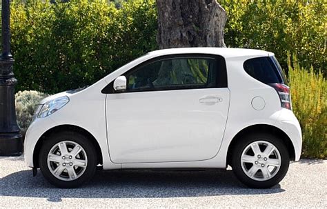 Toyota Iq Najmniejsze Auto Na Wiecie