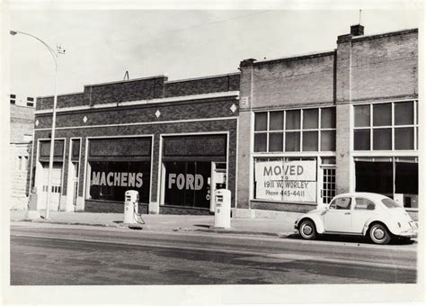 Original Joe Machens Ford location at 1107 East Broadway, which is now Fieldhouse bar. The ...