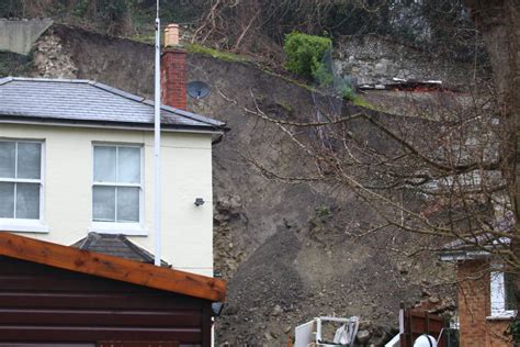 FAMILY EVACUATED AFTER LANDSLIDE IN VENTNOR - Island Echo - 24hr news ...