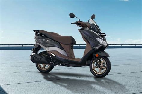 Honda Scoopy Vs Suzuki Burgman Street 125 Ex Mana Yang Lebih Baik