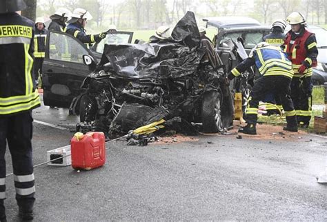 Horror Unfall Cuxländerin stirbt bei Frontalzusammenstoß mit Lkw im