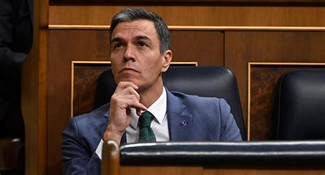 Pedro Sánchez elude responder a Alberto Núñez Feijóo en su investidura