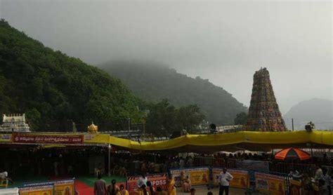 Dasara Navratri 2017: Durga Devi Alankaram in Kanakadurga T