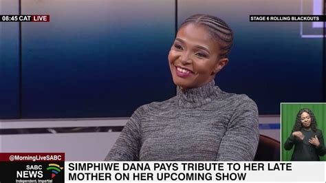 Simphiwe Dana Pays Tribute To Her Late Mother On Her Upcoming Show At