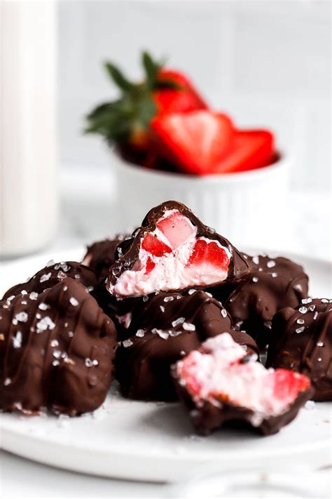 Viral Chocolate Covered Strawberry Yogurt Clusters Basics With Bails