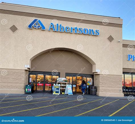 Albertsons store front editorial image. Image of facade - 208560540