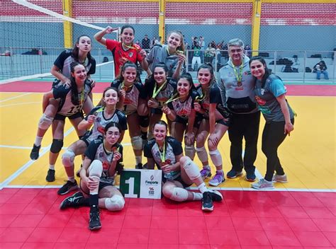 Vôlei de Forquilhinha Esucri é campeão no masculino e feminino na etapa