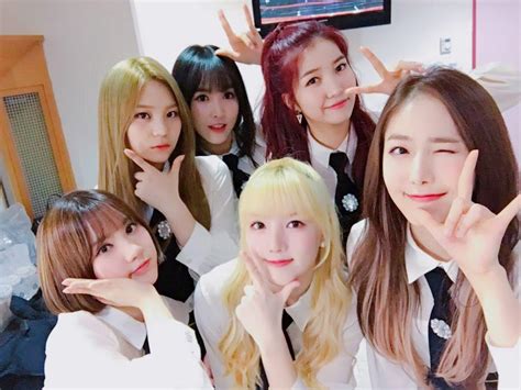 GFRIEND Members Reveals What Item They All Simultaneously Got This Year | Soompi