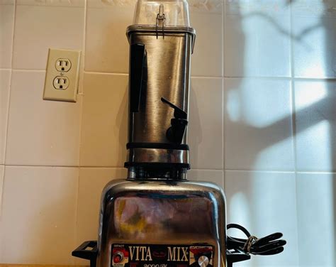 Vintage Vitamix 3600 Plus Blender Mixer Stainless Steel Pitcher Action