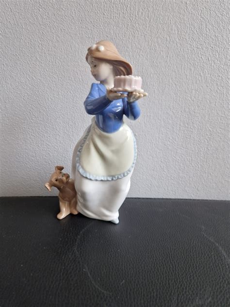 Figurka Dziewczyna z pieskiem Porcelana Hiszpania kraków Kup teraz