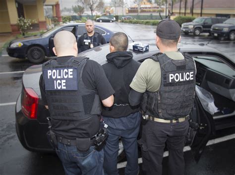 Amid tense immigration climate, LAPD revises rules for working with ICE