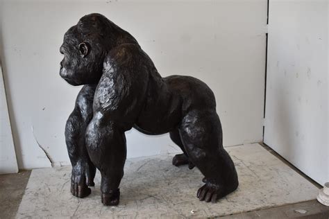 NIFAO Gorilla Looking Statue | Wayfair