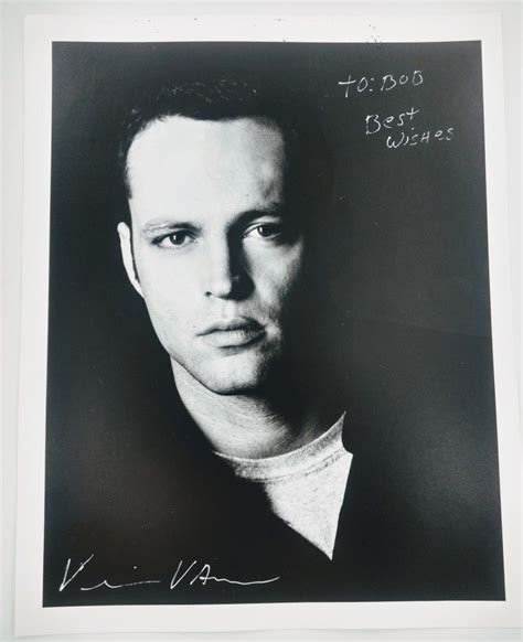 Vince Vaughn autographed picture | Vince vaughn, Autograph, Movie posters