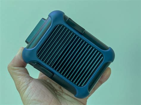 Trên tay quạt đeo cổ hay thắt lưng, tích điện 4000mAh, hơi ồn nên chỉ ...
