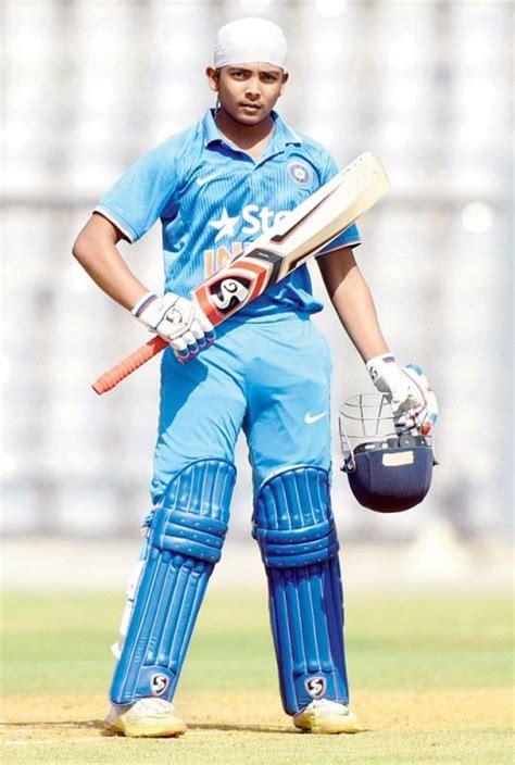 prithvi shaw height age girlfriend family biography