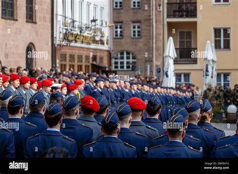 Ffentliches Gel Bnis Der Bundeswehr In N Rnberg Etwa Rekrutinnen