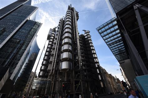 "The Inside-Out Building" - Home of Lloyd's of London - TensorFlight