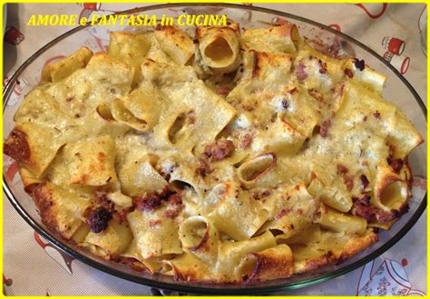 PASTA AL FORNO CON CREMA DI CARCIOFI E SALSICCIA AMORE E FANTASIA In