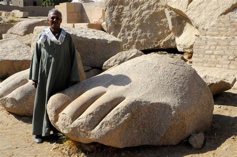 Ramesseum - Statue | Luxor and Karnak | Pictures | Egypt in Global-Geography