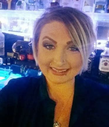Mom Calls Gay Bar For Advice After Son Comes Out Convo Goes Viral Trending At Upworthy