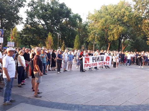 Protest Srbija Protiv Nasilja U Gradovima Irom Srbije Ni Lije