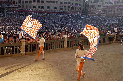 Palio Del 16 Agosto 2013 Alfieri Della Contrada Del Leocorno Dal Sito