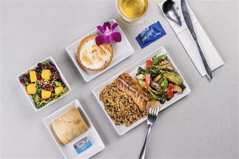 Inflight Service Is Back — Heres What Food And Drinks You Can Expect