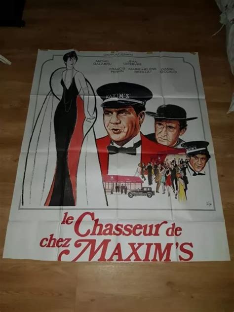 AFFICHE DE CINÉMA d époque du film LE CHASSEUR DE CHEZ MAXIM S 1976