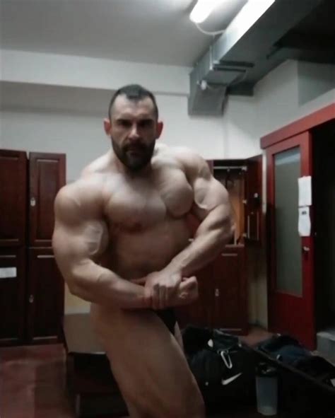 Hot Italian Musclebeast Video ThisVid
