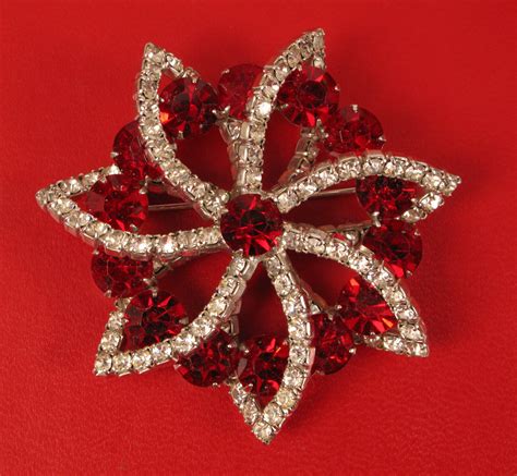 PALM ROYALE Retro 12K Gold Filled Red Rhinestone Leaf Brooch Munimoro