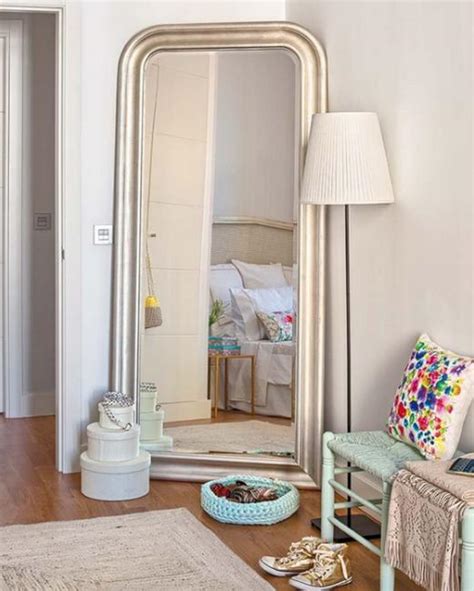 Stylish Mirrors Bringing to Light Functional and Modern Bedroom Designs