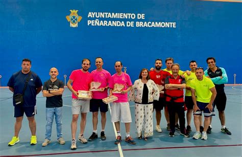 El pabellón municipal acoge la disputada final del Trofeo de Frontenis