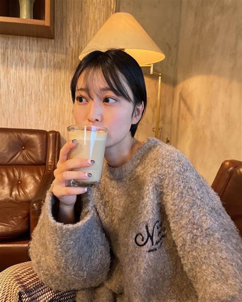 吉田南歩さんのインスタグラム写真 吉田南歩instagram「早起きして寝起きのままカフェに☕️ 朝に活動するとめちゃめちゃ気持ちいい