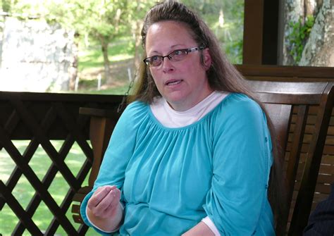 Public debate intensifies over who is Kim Davis and her role 3