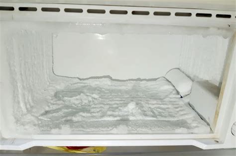 Freezer Kulkas Bocor Terkena Benda Tajam Bagaimana Cara Mengatasinya