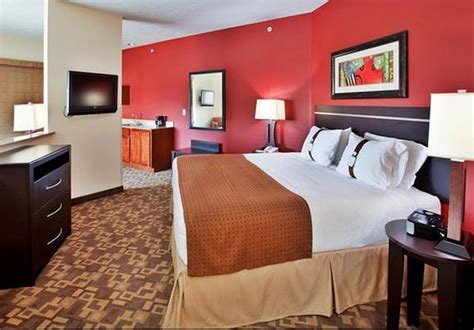 HOLIDAY INN OMAHA DOWNTOWN AIRPORT - Hotel Reviews, Photos & Price ...