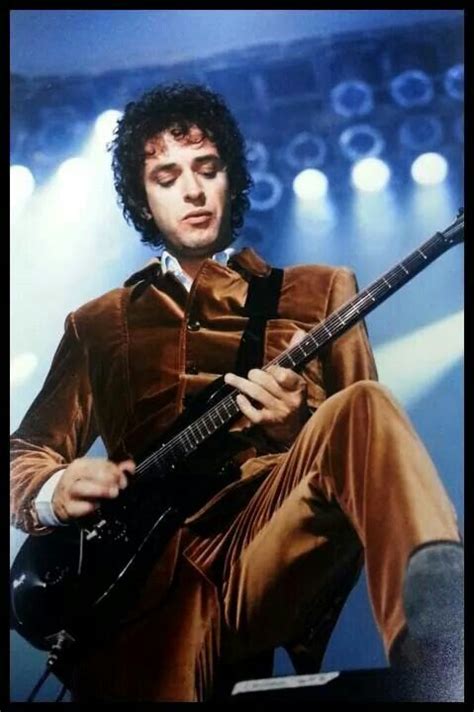 Gracias Totales Gustavo Cerati Soda Stereo Cantantes De Rock