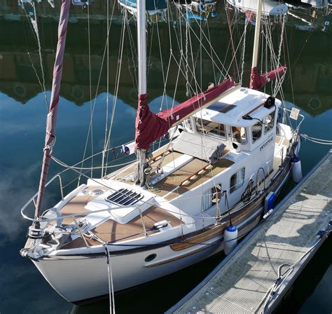 Fisher 25 Boat For Sale