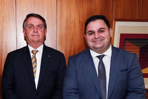 Bolsonaro recebeu no Planalto empresário que doou carro e apoiou