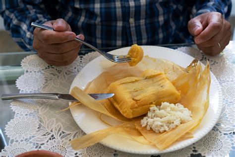 How To Eat Tamales Properly How To Make Tamales