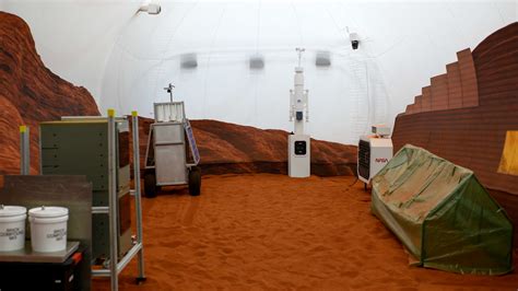 NASA volunteers complete yearlong Mars simulation