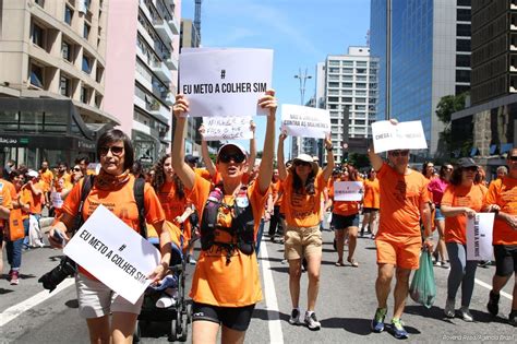 Marcha pelo fim da violência contra as mulheres toma Avenida Paulista