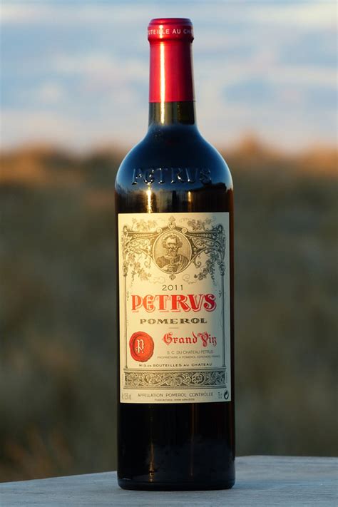 2011 Chateau Petrus Pomerol 075l Rotwein Wein Sansibar