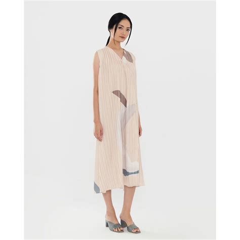 Poshthelabel Amisha Nude Dress Fesyen Wanita Pakaian Wanita Gaun Rok Di Carousell