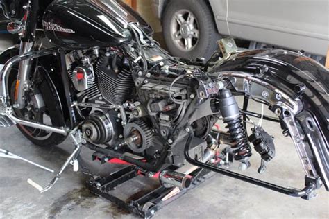 Replacing the Drive Belt on a Harley Davidson Touring Bike