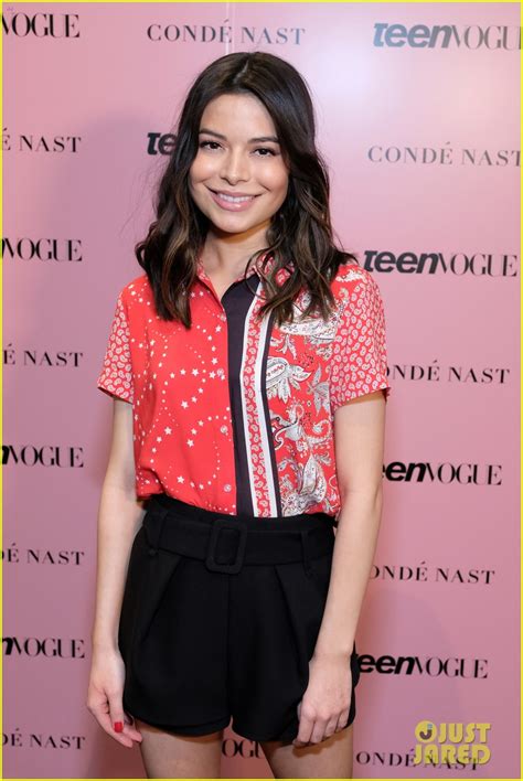 Photo Miranda Cosgrove Hole In Leg Bus Accident Photo