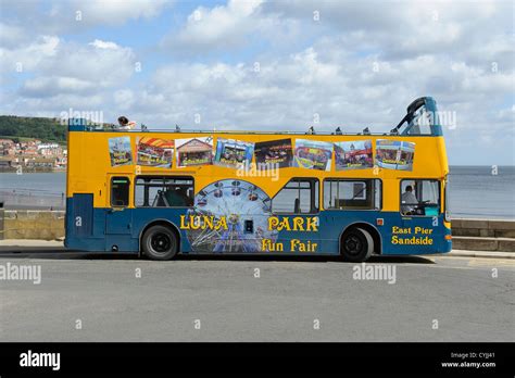 Scarborough bus hi-res stock photography and images - Alamy